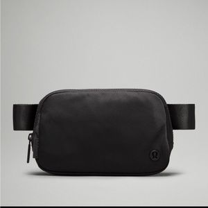 Lululemon Everywhere Belt Bag
